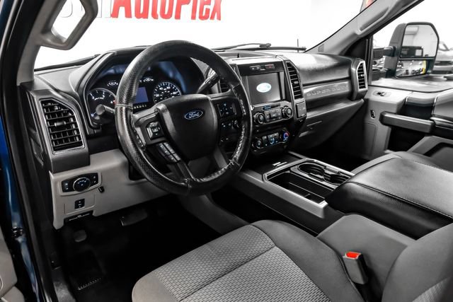 Used 2017 Ford F250 XLT w/ XLT Value Package AWD/4WD image 3