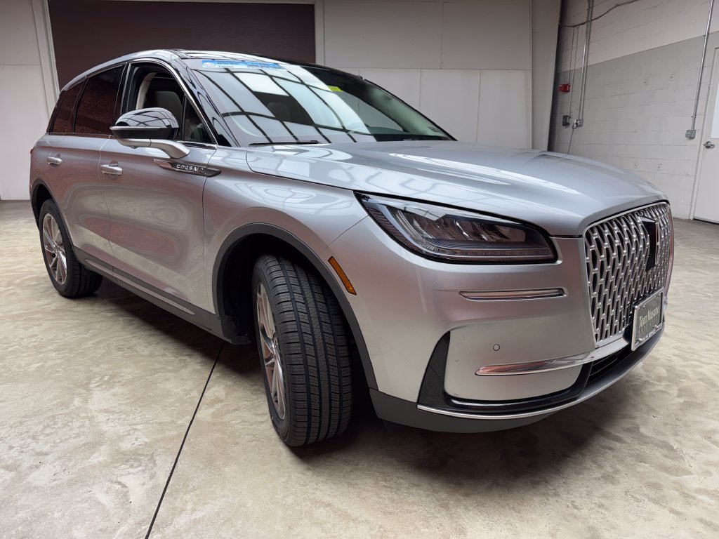 Used 2023 Lincoln Corsair AWD w/ Equipment Group 101A image 8