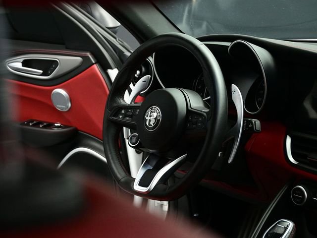 Used 2021 Alfa Romeo Giulia Ti Sport image 37