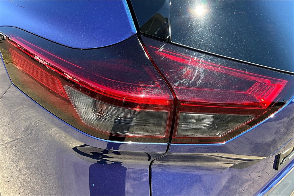 Used 2023 Nissan Rogue SL image 28