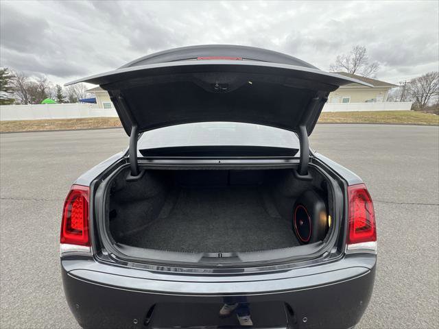 Used 2018 Chrysler 300 S w/ 300S Premium Group image 23