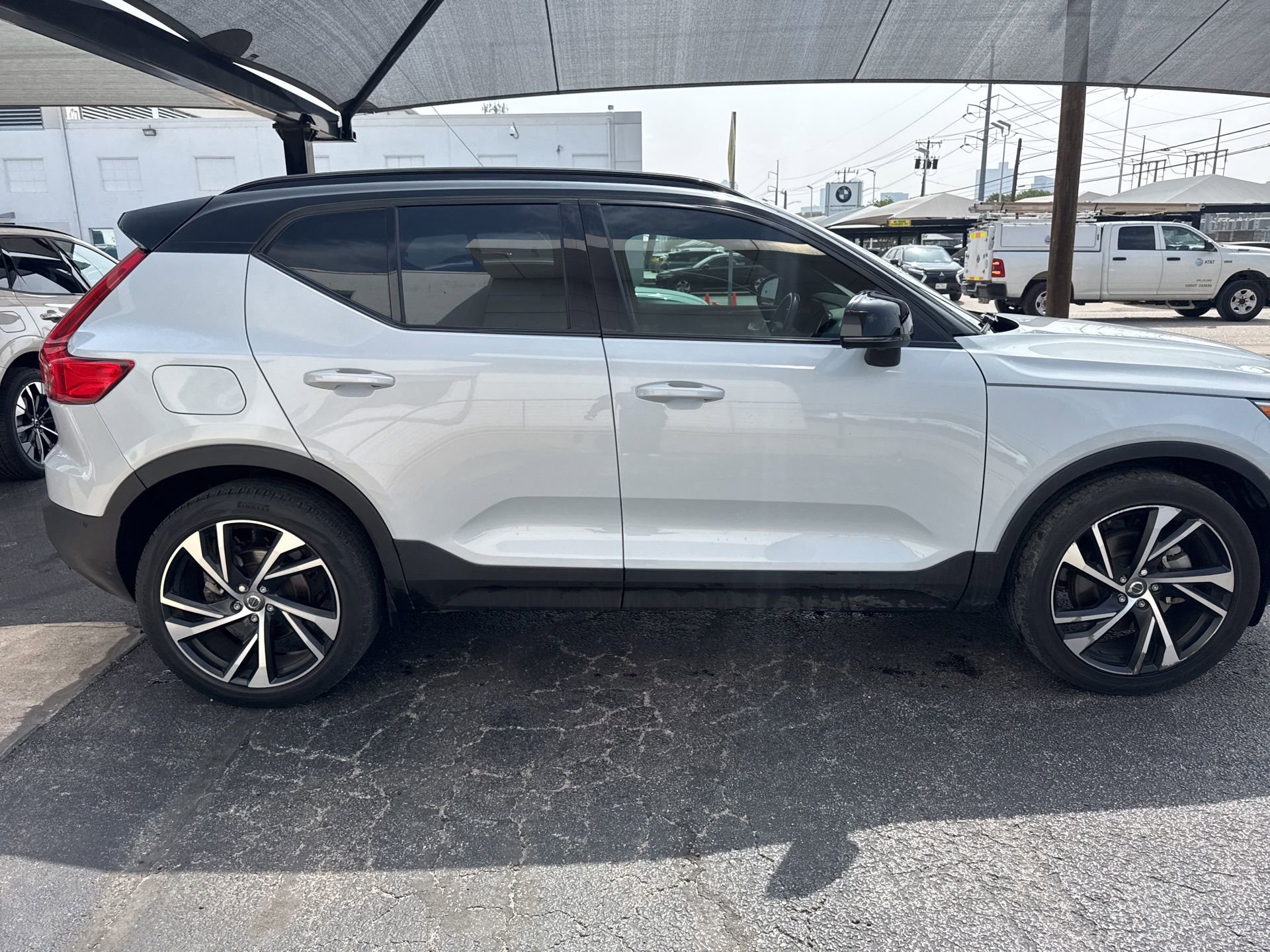 Used 2021 Volvo XC40 T5 R-Design w/ Advanced Package AWD/4WD image 4