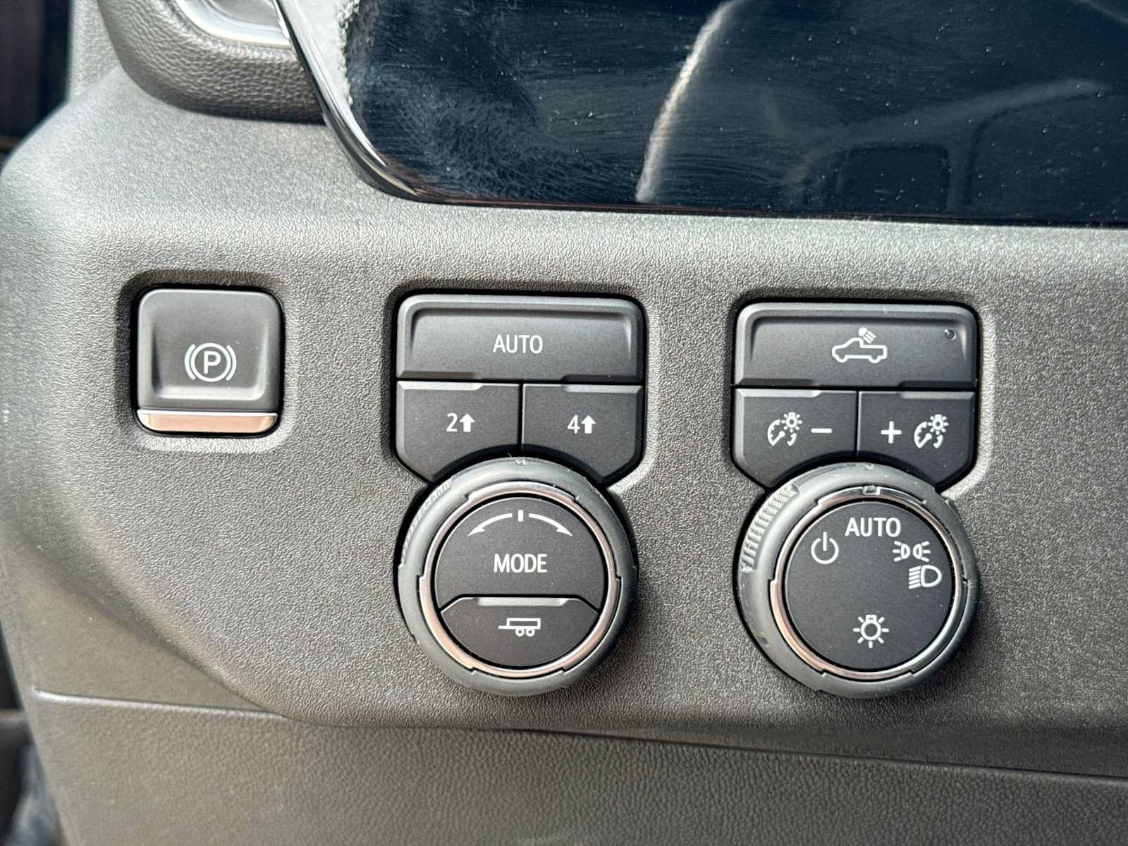 Used 2023 Chevrolet Silverado 1500 LT AWD/4WD image 25