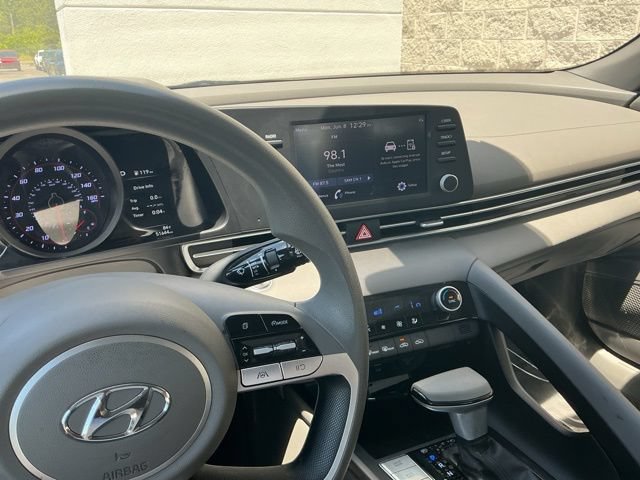 Certified 2023 Hyundai Elantra SEL FWD image 21