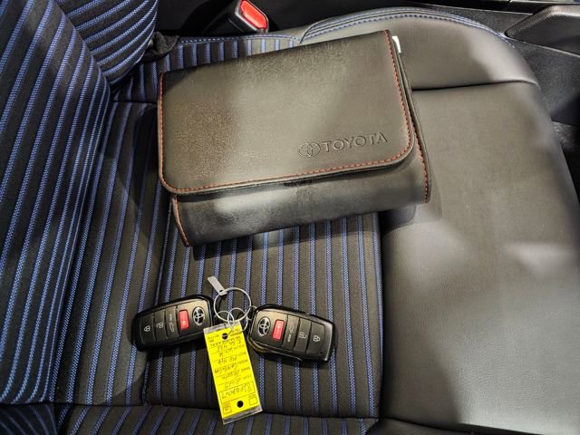 Used 2025 Toyota Corolla Cross XSE w/ Convenience Package image 9