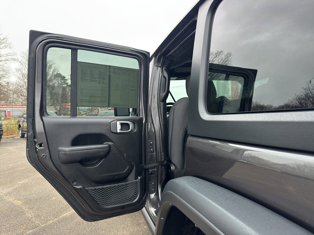 Used 2024 Jeep Wrangler Willys image 18