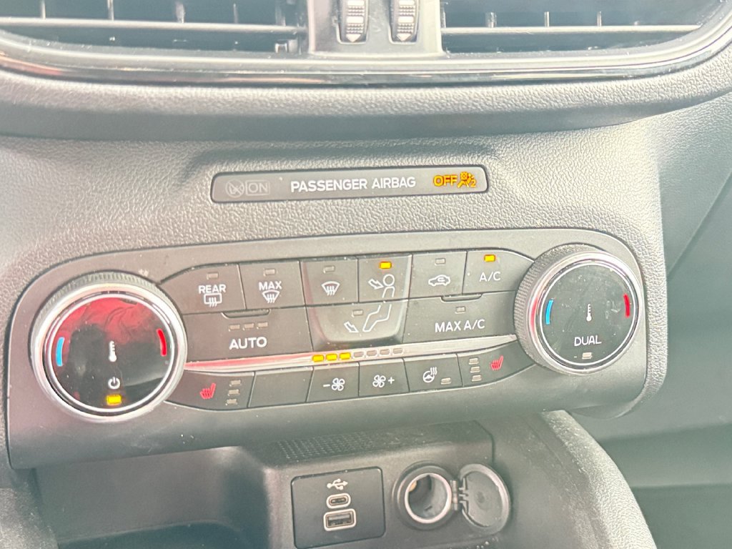 Used 2025 Ford Escape ST-Line Select AWD/4WD image 28