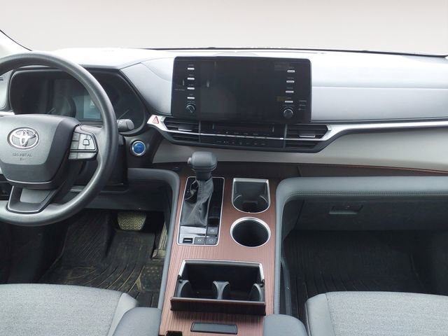 Used 2024 Toyota Sienna LE AWD/4WD image 11