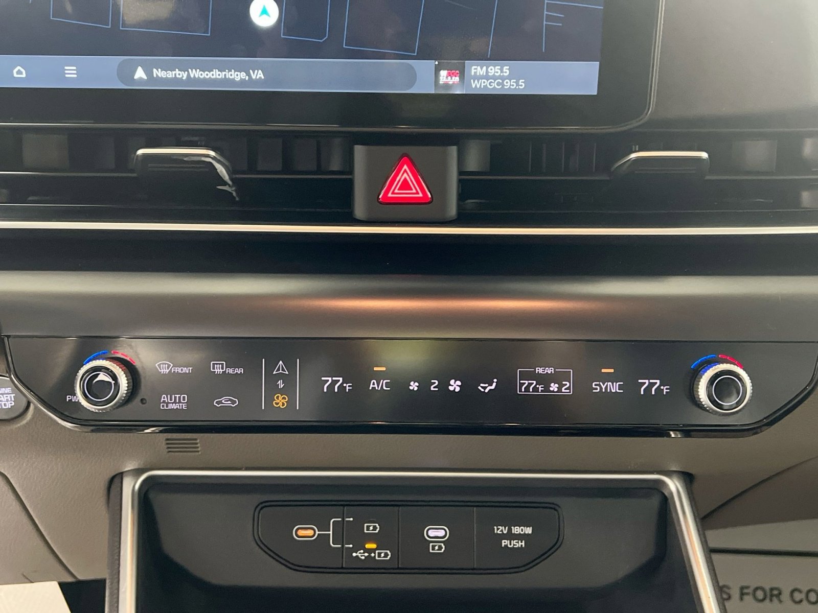 Used 2025 Kia Carnival image 20