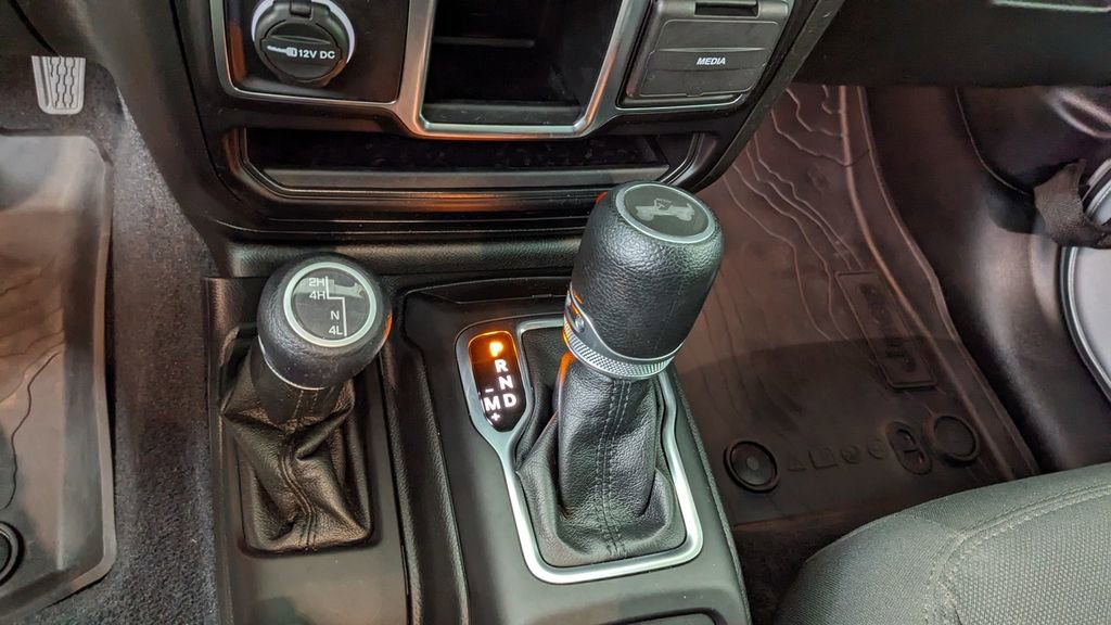 Used 2023 Jeep Wrangler Willys image 25