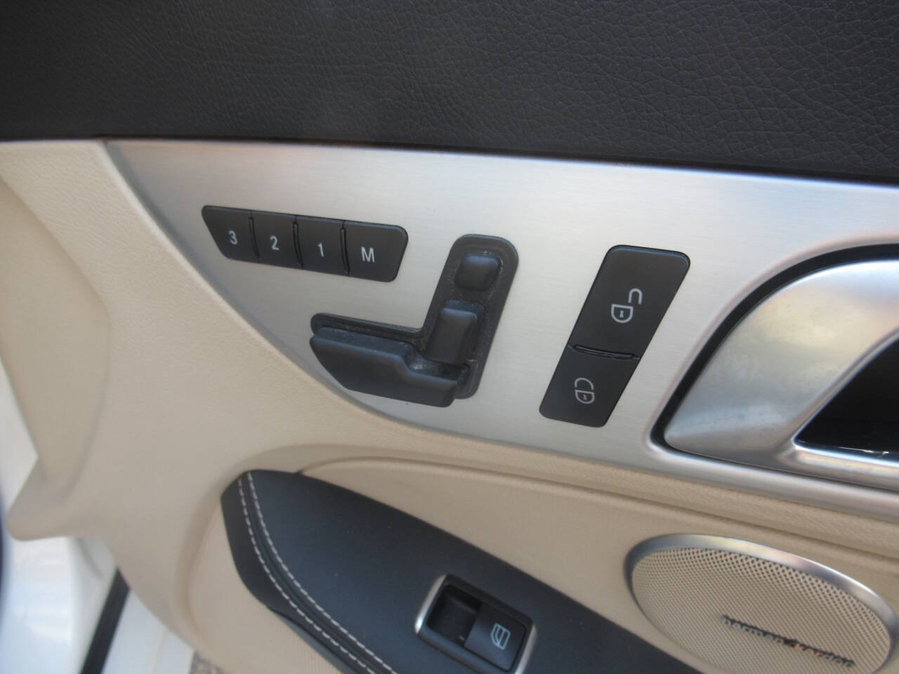 Used 2016 Mercedes-Benz SLK 300 image 10