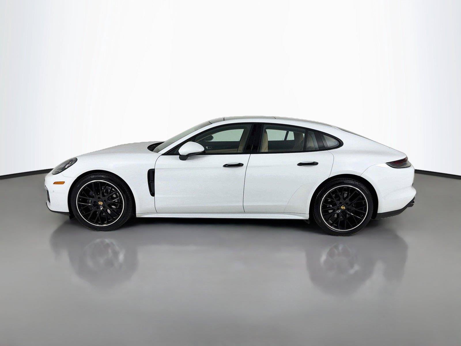 Certified 2022 Porsche Panamera 4 AWD/4WD image 2