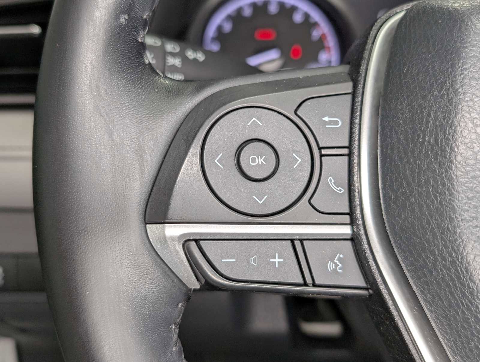 Used 2021 Toyota Camry XLE FWD image 35