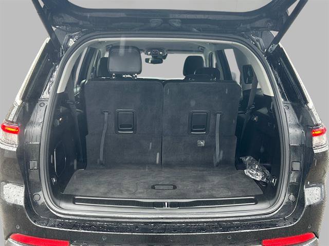 Used 2022 Jeep Grand Cherokee L Limited image 11