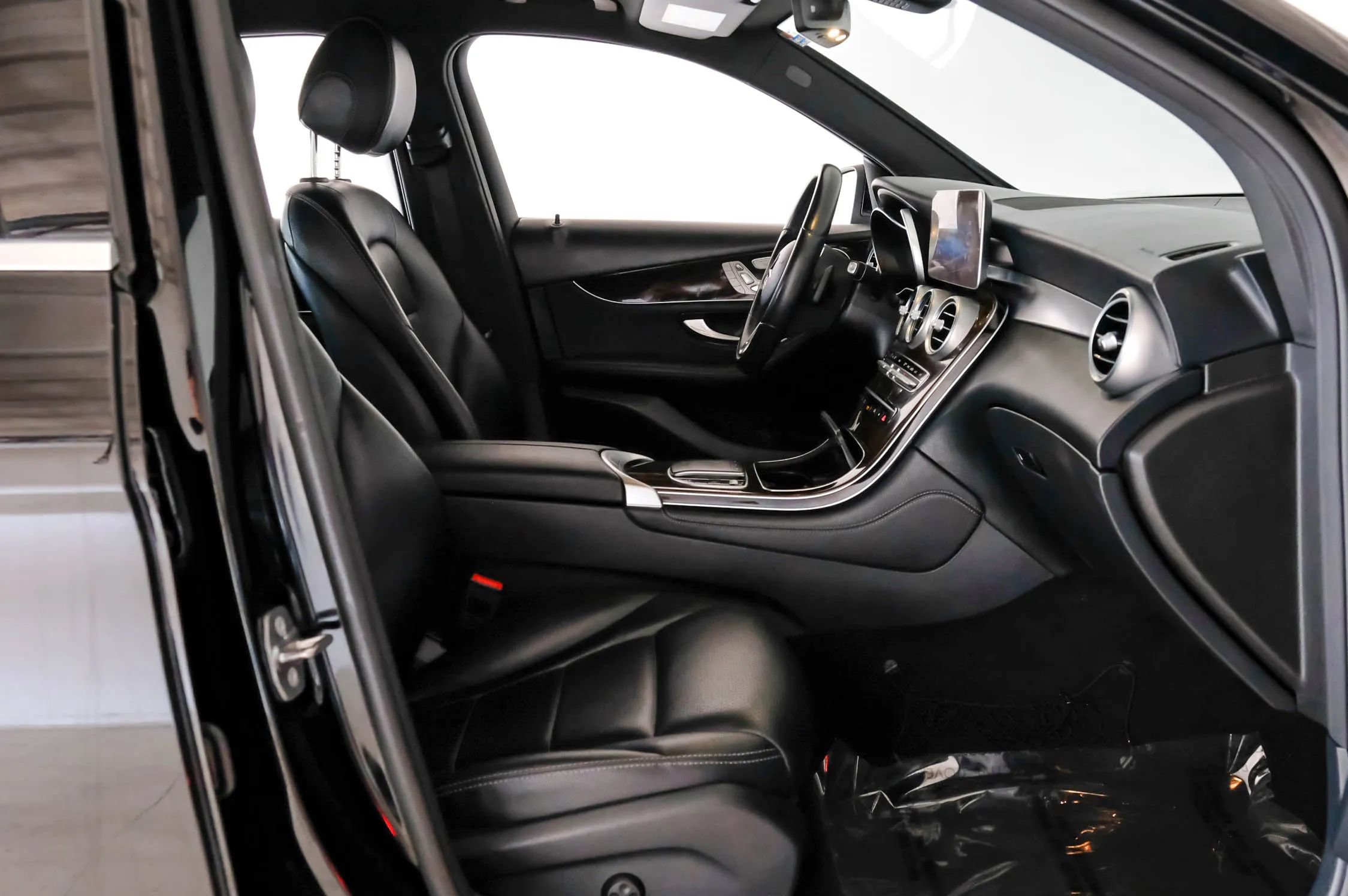 Used 2020 Mercedes-Benz GLC 300 4MATIC image 39
