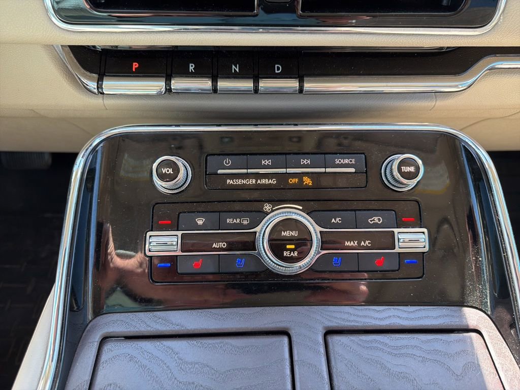 Certified 2021 Lincoln Navigator Reserve w/ Luxury Package image 36