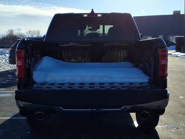 New 2026 RAM 1500 4x4 Crew Cab image 17