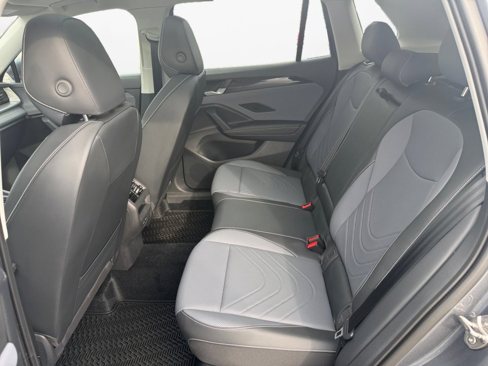 New 2026 Volkswagen Tiguan SE AWD/4WD image 13