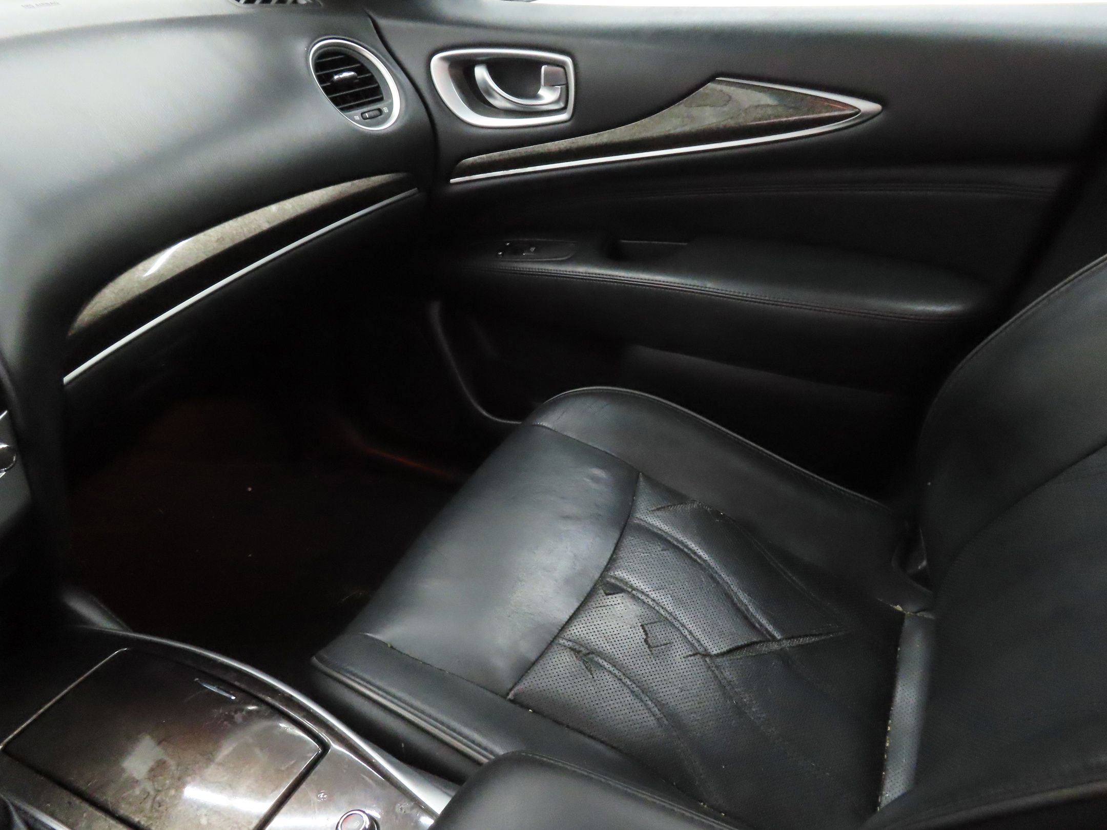 Used 2013 INFINITI JX35 FWD w/ Premium Pkg image 18