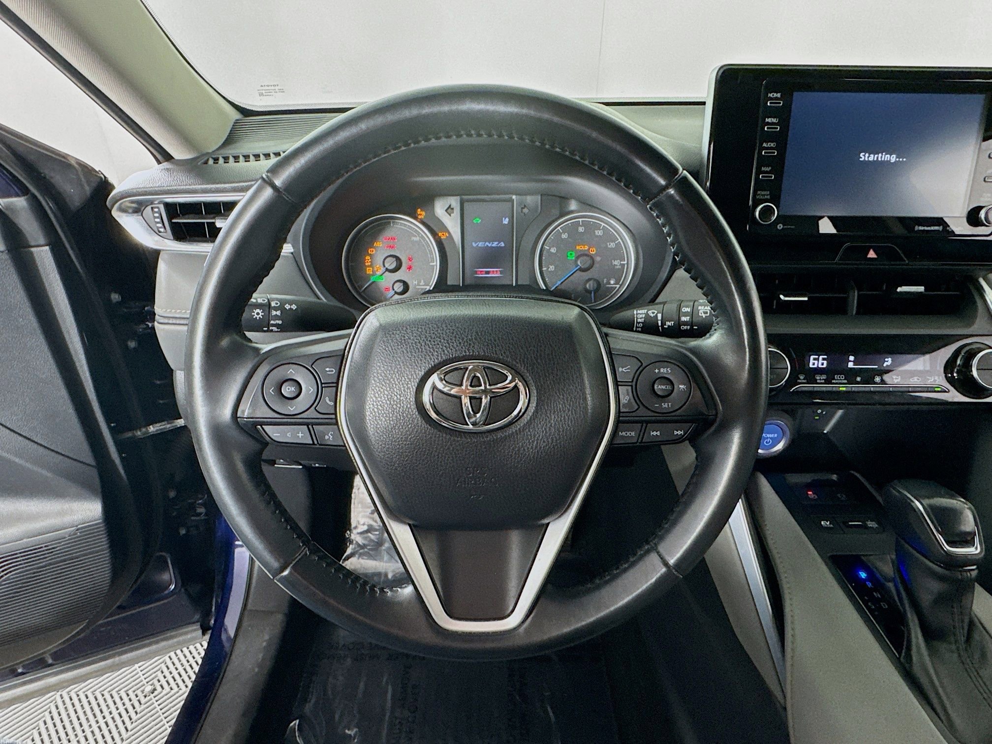 Certified 2021 Toyota Venza LE image 13