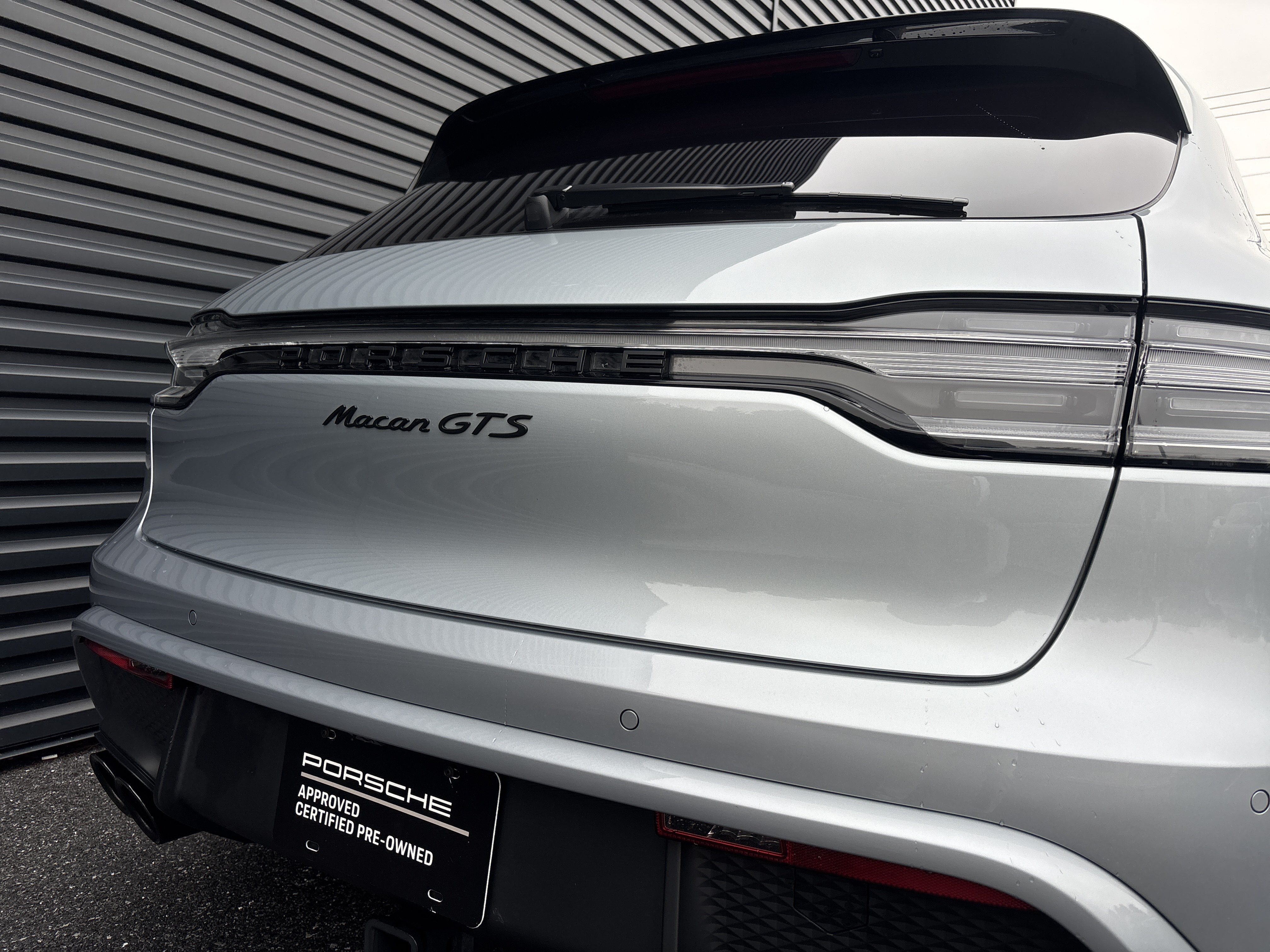 Certified 2025 Porsche Macan GTS AWD/4WD image 27