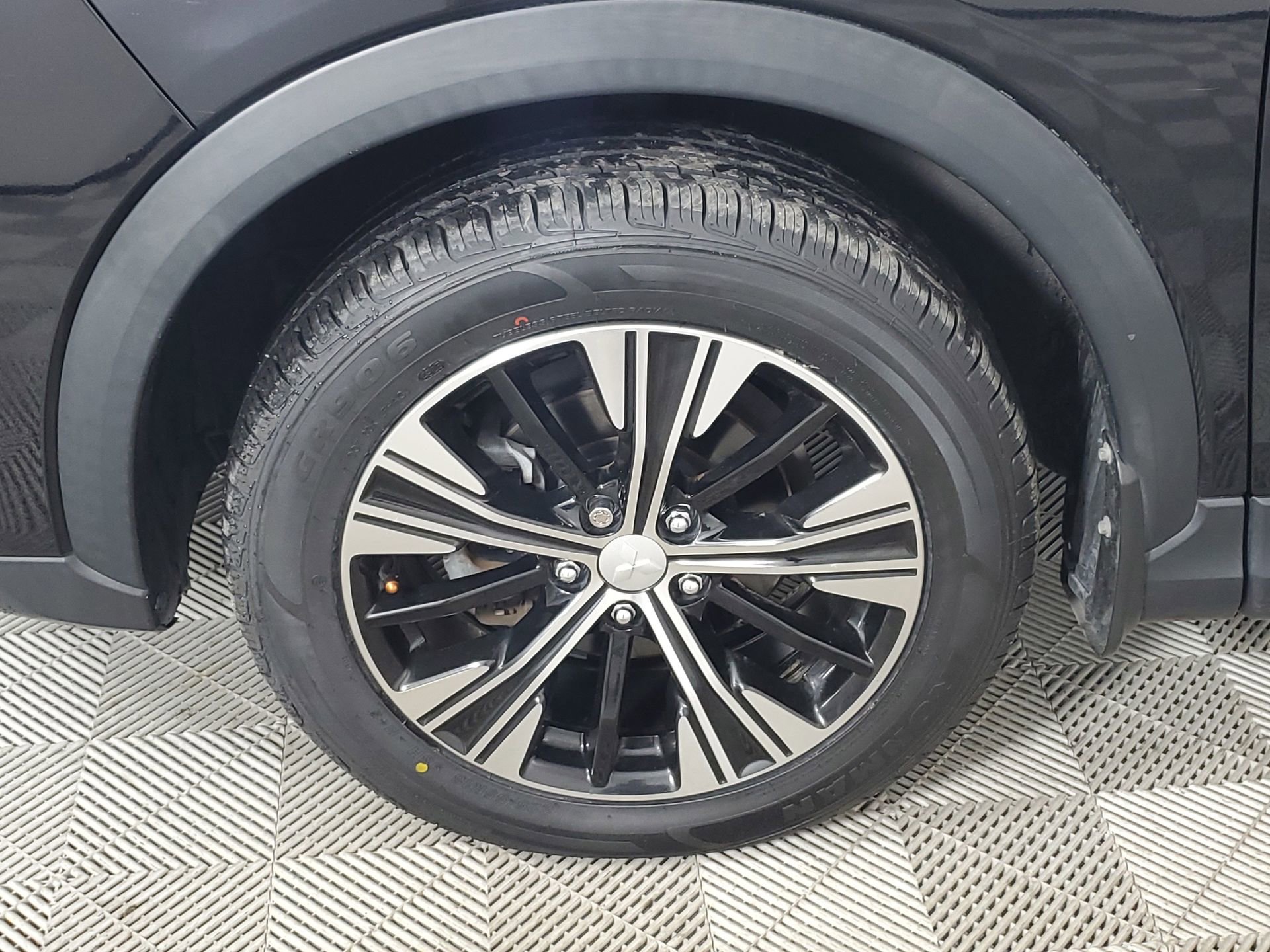 Used 2019 Mitsubishi Eclipse Cross SE image 17