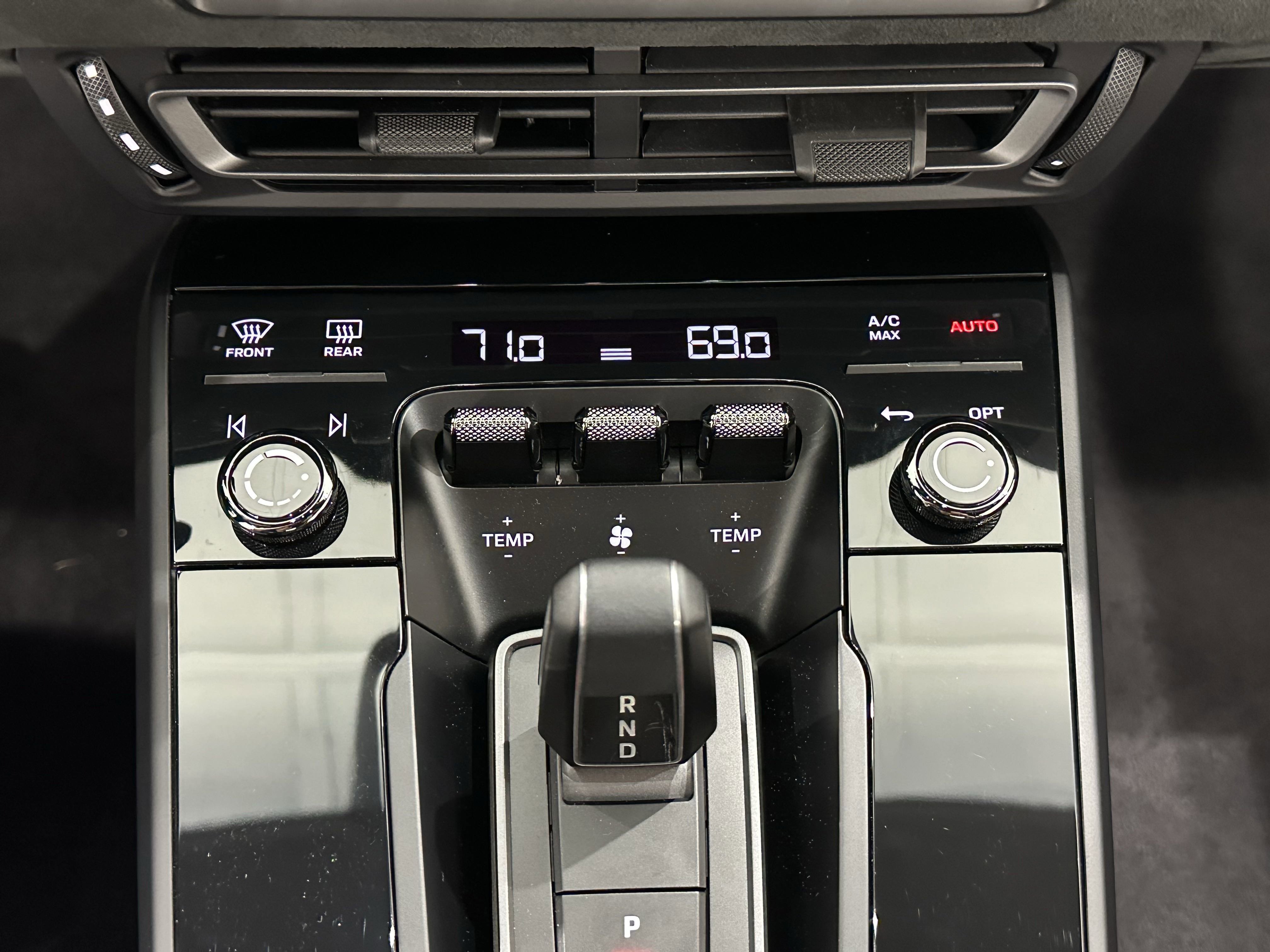 Certified 2024 Porsche 911 Carrera 4 GTS image 40