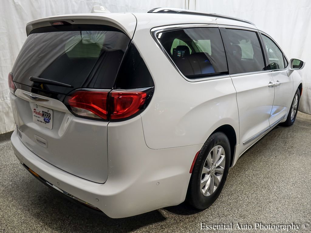 Used 2018 Chrysler Pacifica Touring-L Plus w/ Advanced Safetytec Group FWD image 8