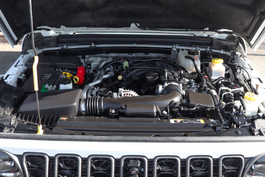 Used 2024 Jeep Gladiator Mojave AWD/4WD image 12