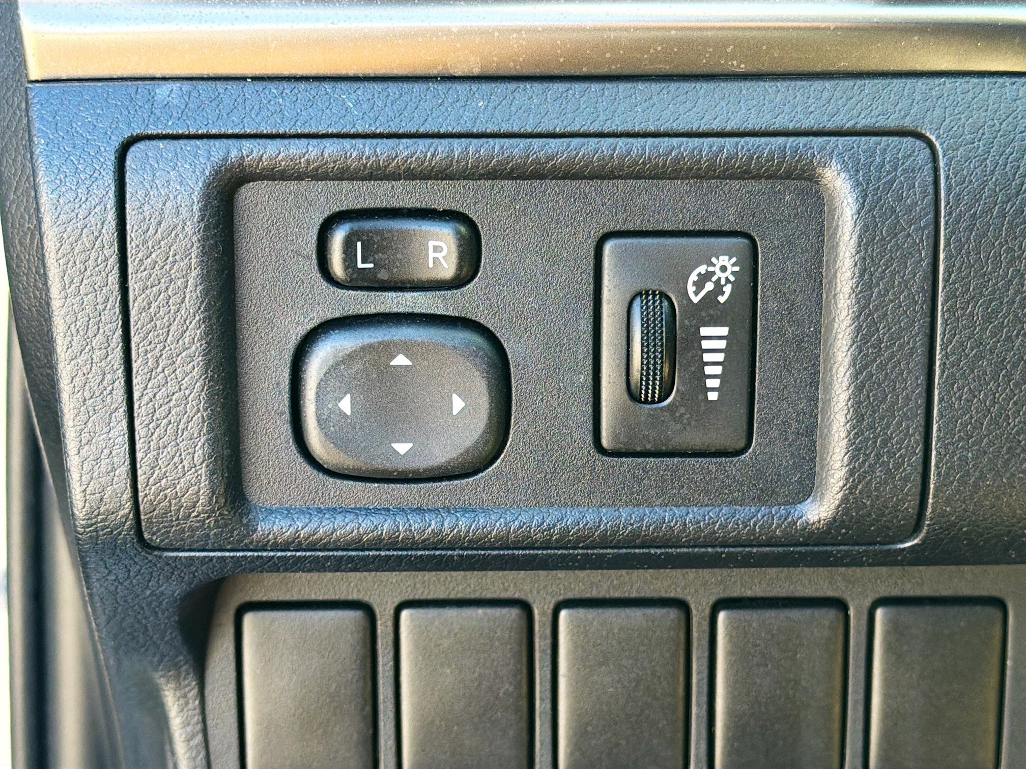 Used 2015 Lexus CT 200h w/ Navigation Package image 31