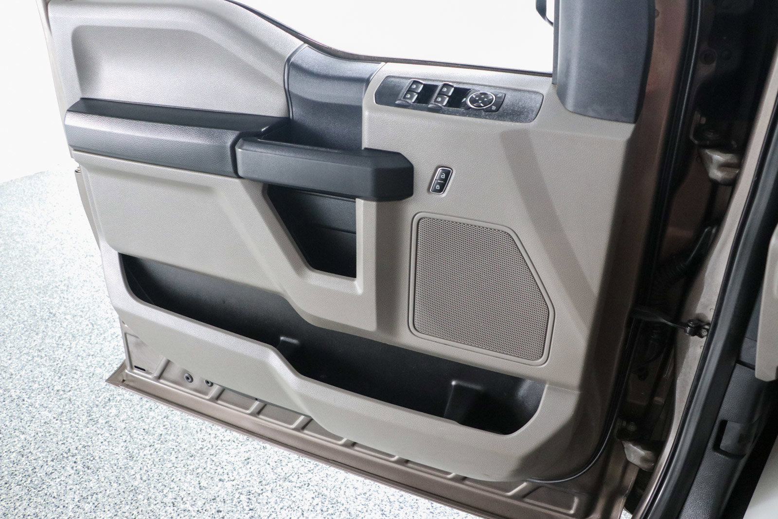 Used 2022 Ford F350 XL w/ STX Appearance Package image 24