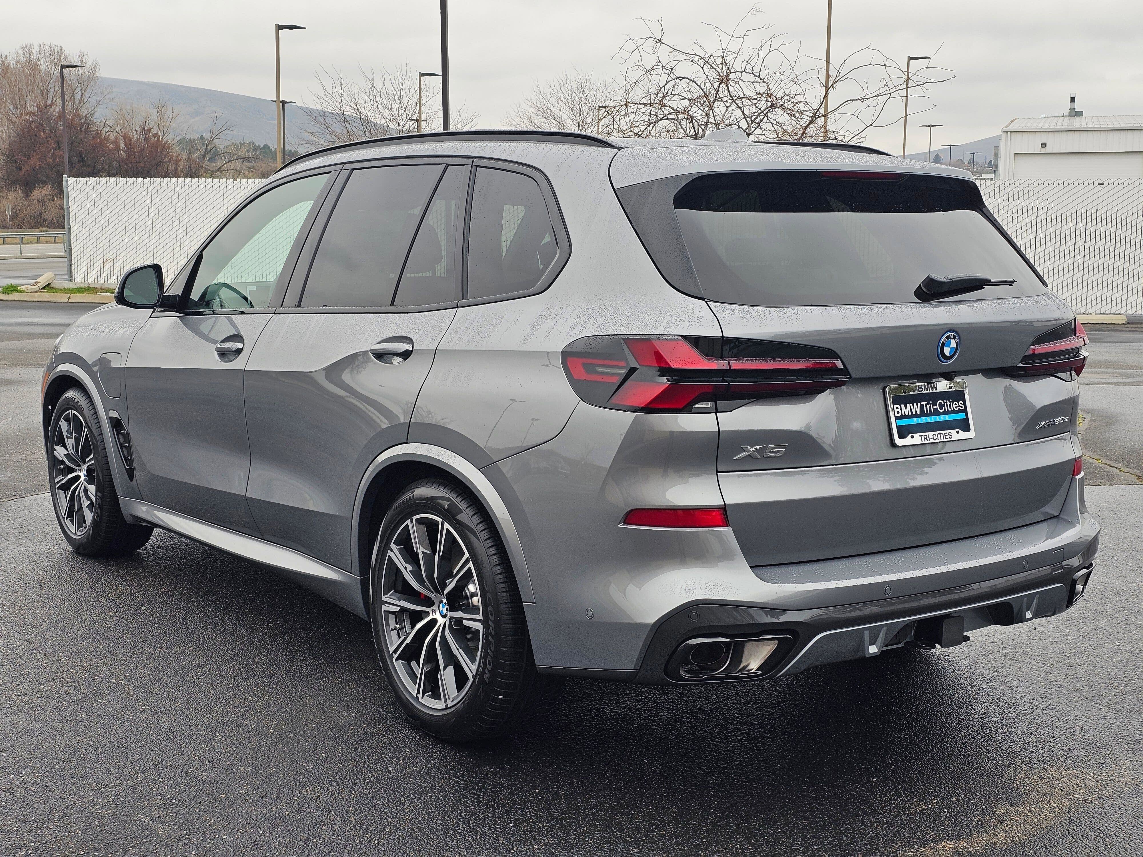 New 2026 BMW X5 xDrive50e w/ Executive Package image 4