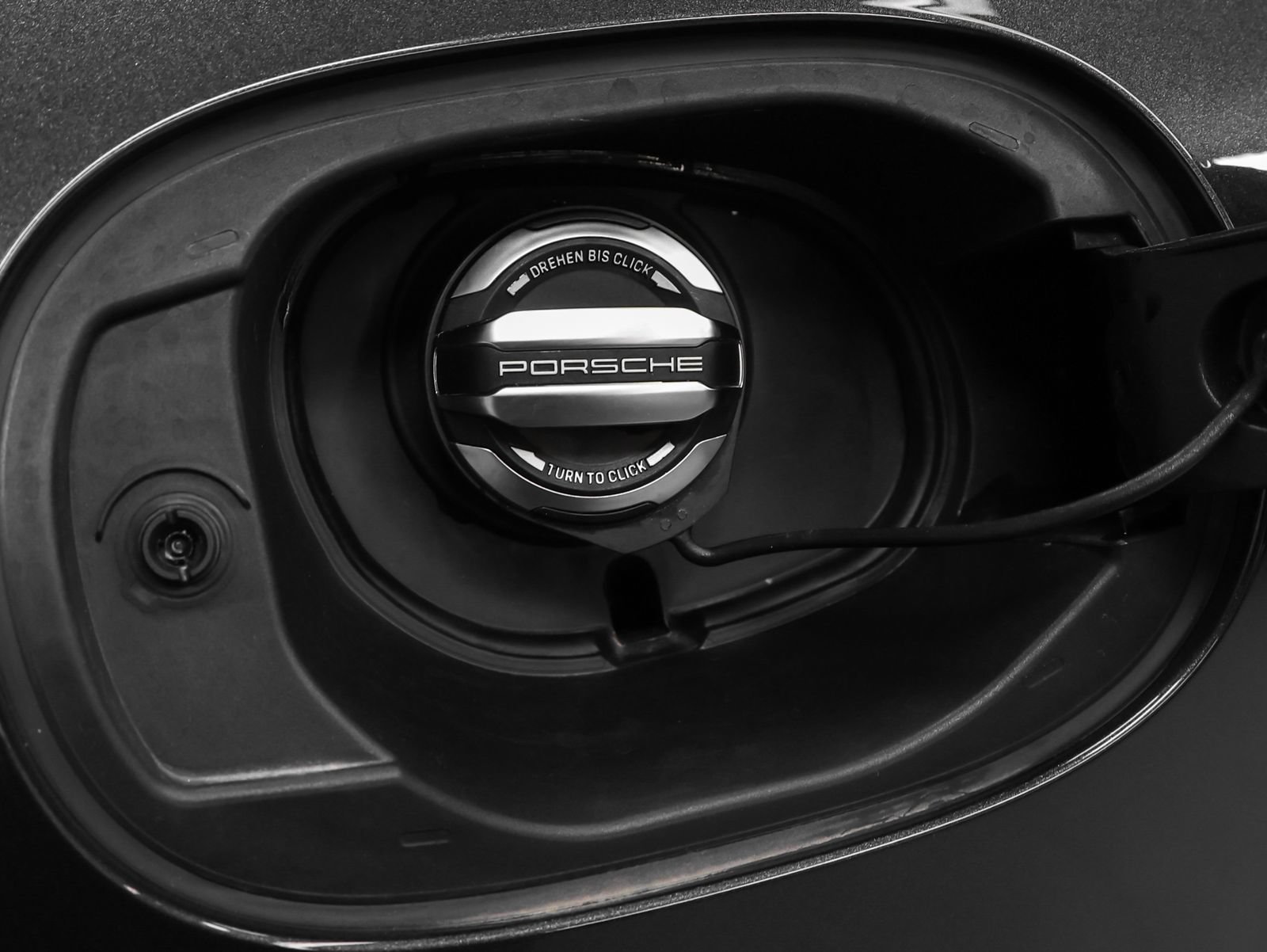 Certified 2026 Porsche Macan AWD/4WD image 18