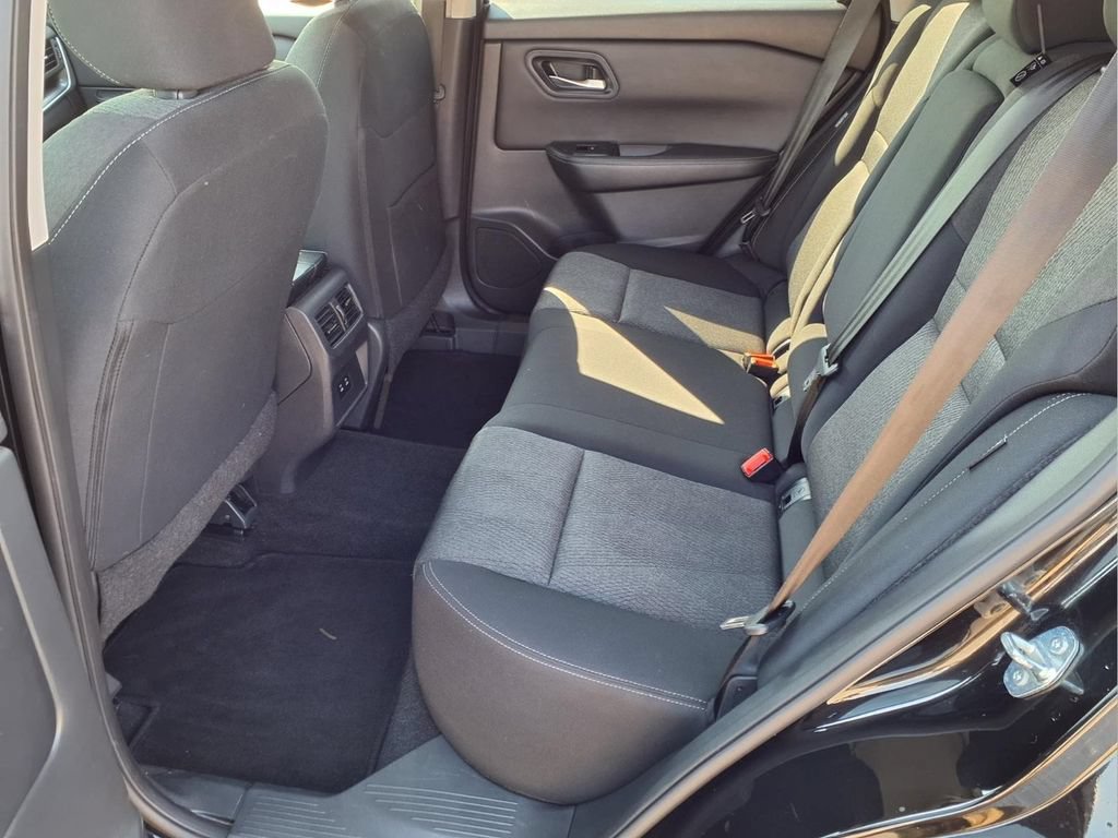 Used 2024 Nissan Rogue SV FWD image 23