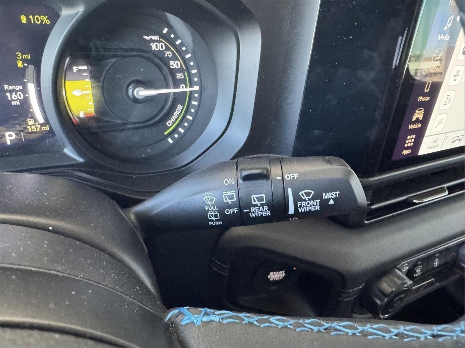 Used 2025 Jeep Wrangler Unlimited Rubicon 4xe w/ Convenience Group AWD/4WD image 18