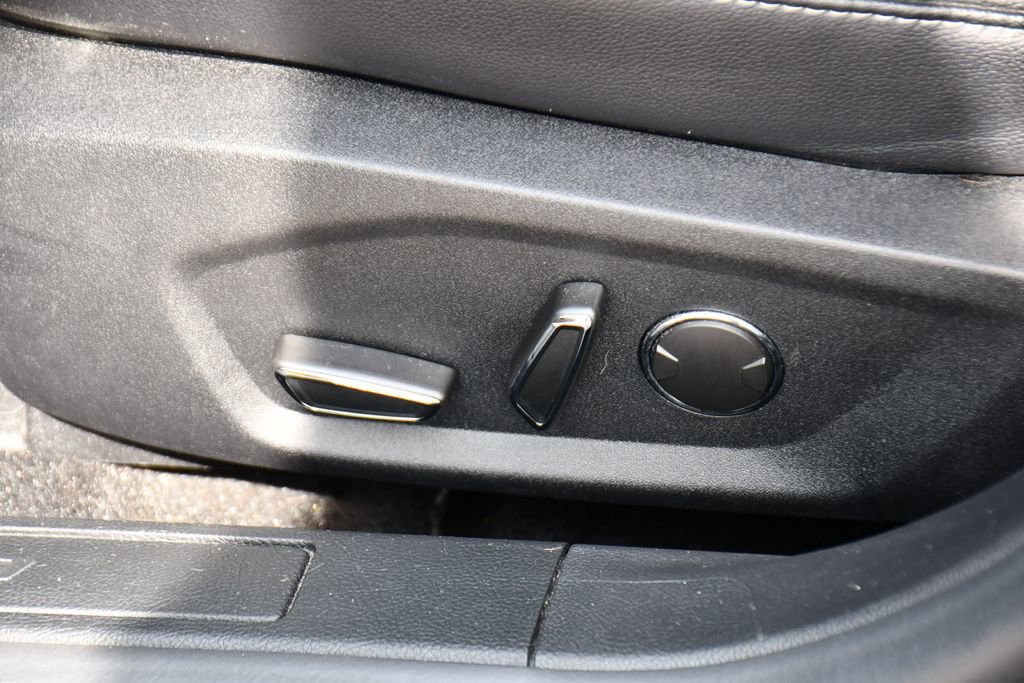 Used 2020 Ford Fusion SEL FWD image 24