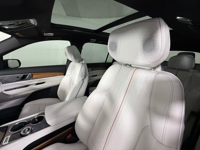New 2026 Cadillac Vistiq Luxury image 18