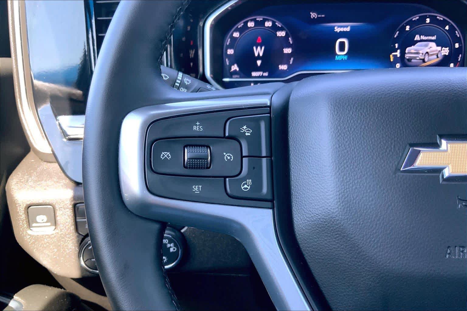 Used 2024 Chevrolet Silverado 1500 LT AWD/4WD image 24