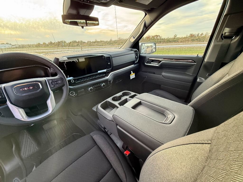 New 2026 GMC Sierra 1500 SLE w/ Preferred Package image 13