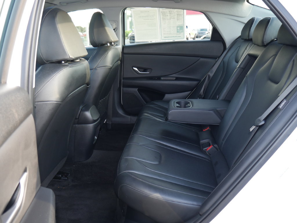 Used 2025 Hyundai Elantra Limited FWD image 25