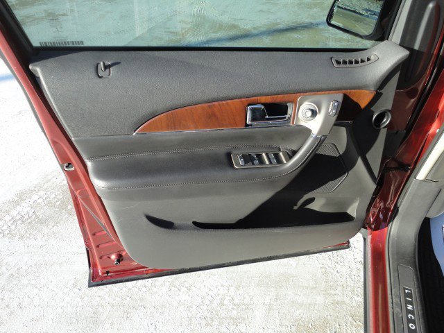 Used 2014 Lincoln MKX AWD w/ Equipment Group 102A image 3