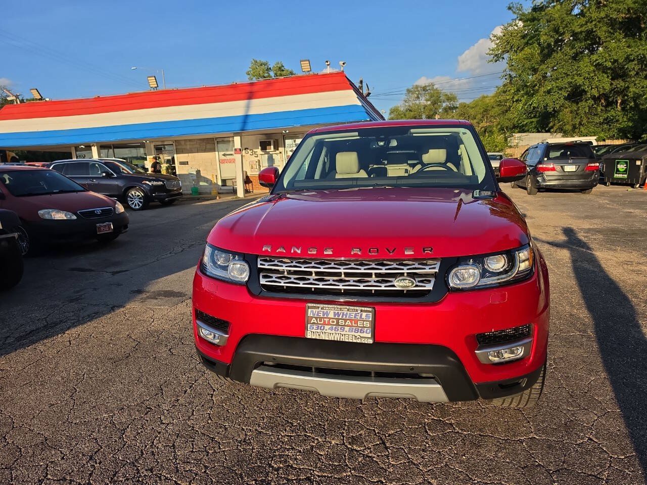 Used 2014 Land Rover Range Rover Sport HSE AWD/4WD image 4