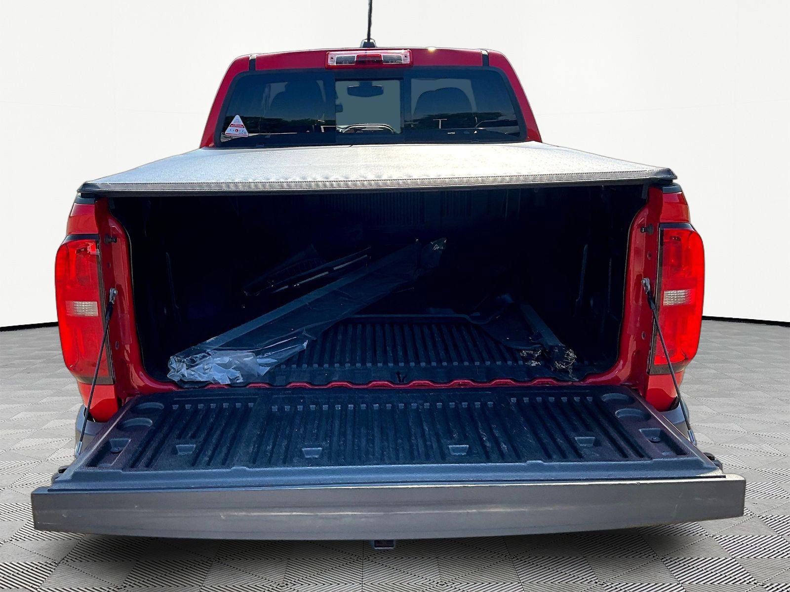 Used 2015 Chevrolet Colorado LT w/ Luxury Package RWD image 7