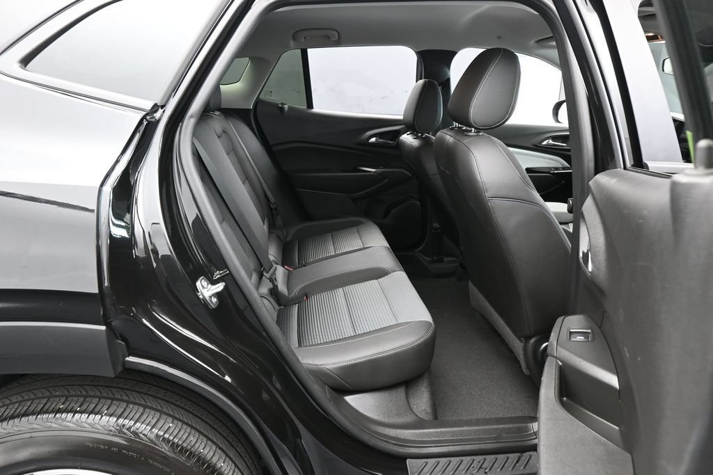 Used 2026 Chevrolet Trax LT FWD image 34