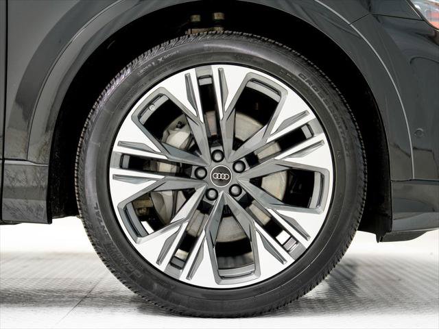 Certified 2025 Audi Q8 Premium Plus w/ Premium Plus Package AWD/4WD image 25