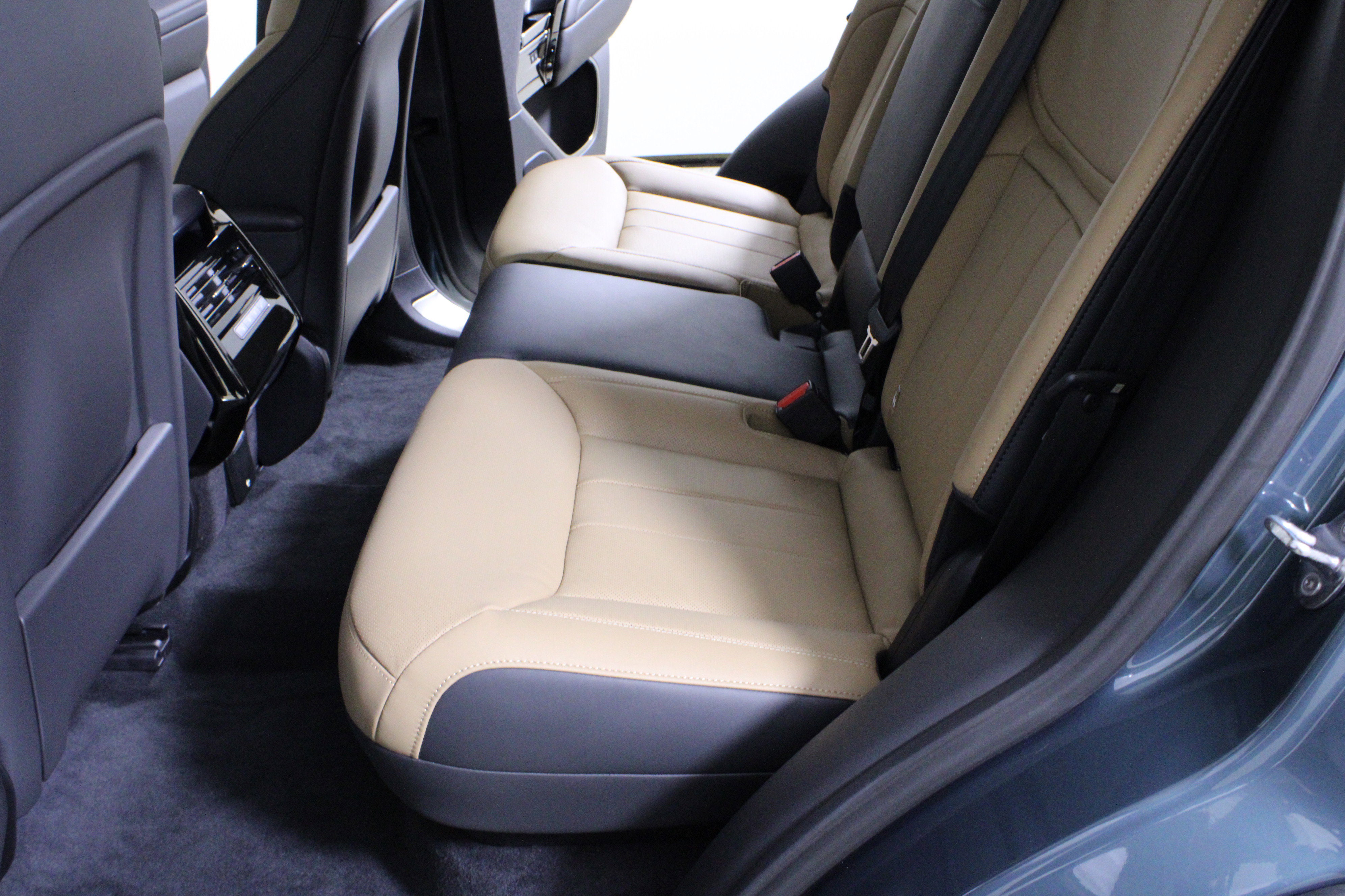 New 2026 Land Rover Range Rover Sport Dynamic SE image 10