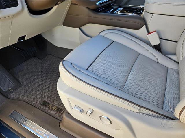 New 2025 GMC Yukon XL Denali w/ Denali Reserve Package image 4