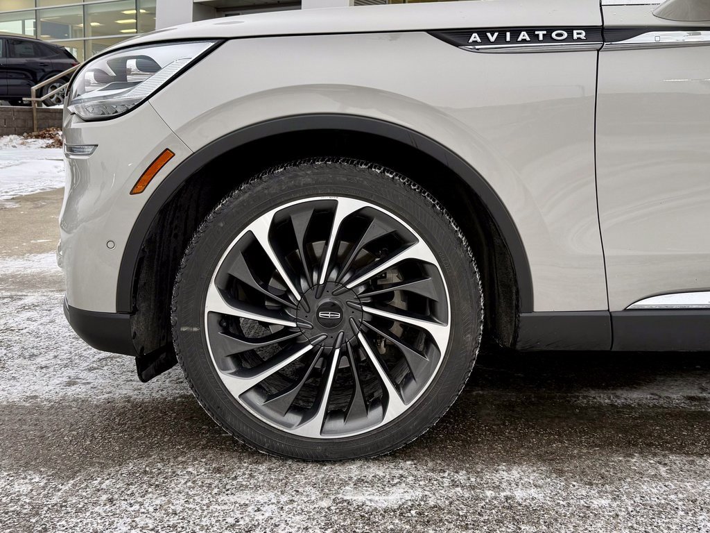 Used 2020 Lincoln Aviator Reserve w/ Equipment Group 202A image 31