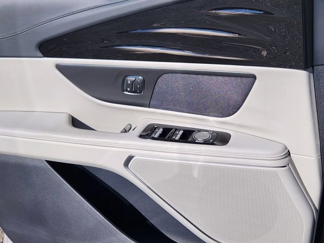New 2026 Lincoln Nautilus Premier w/ Jet Appearance Package image 9