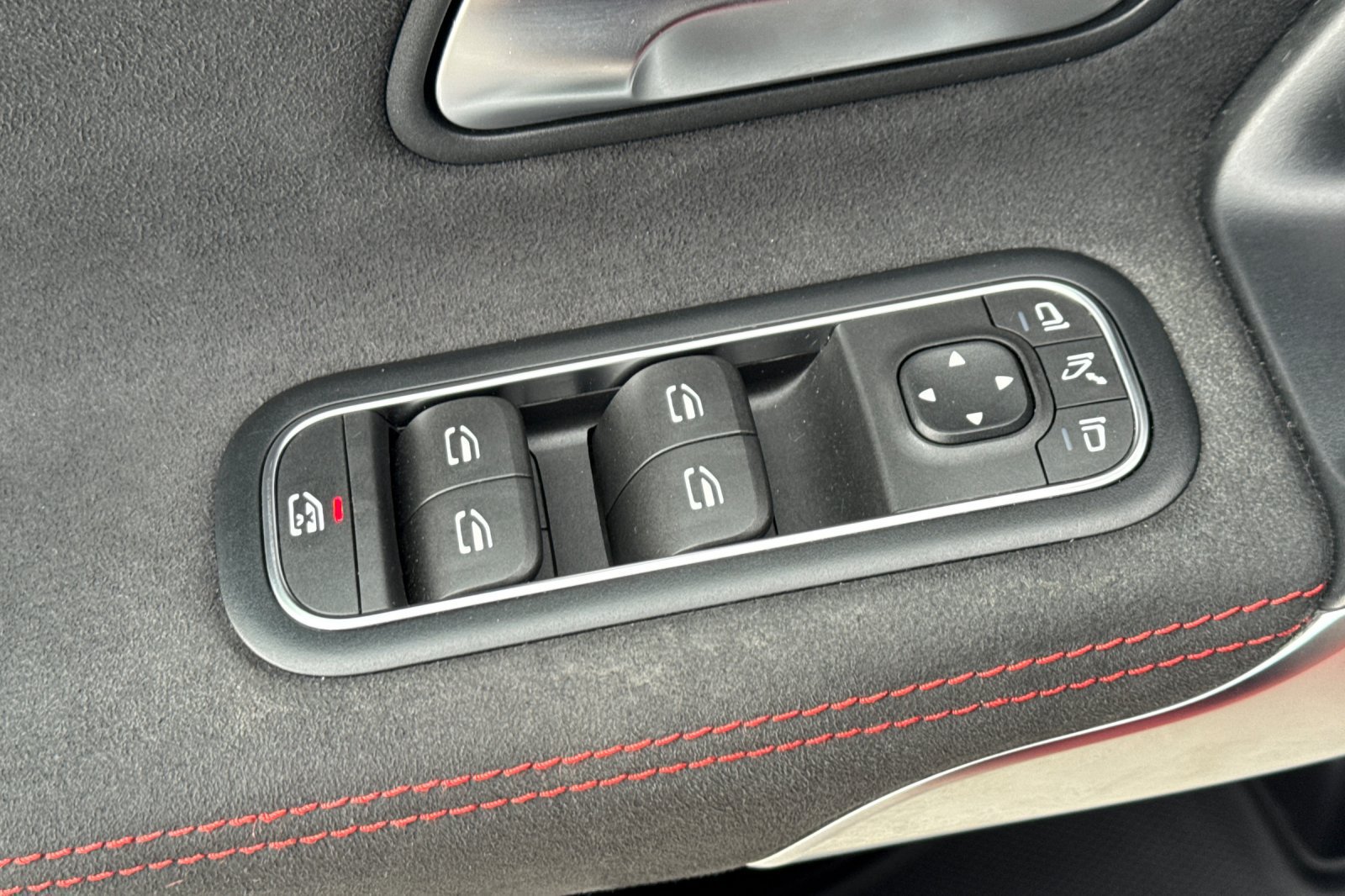 Used 2022 Mercedes-Benz CLA 250 image 12